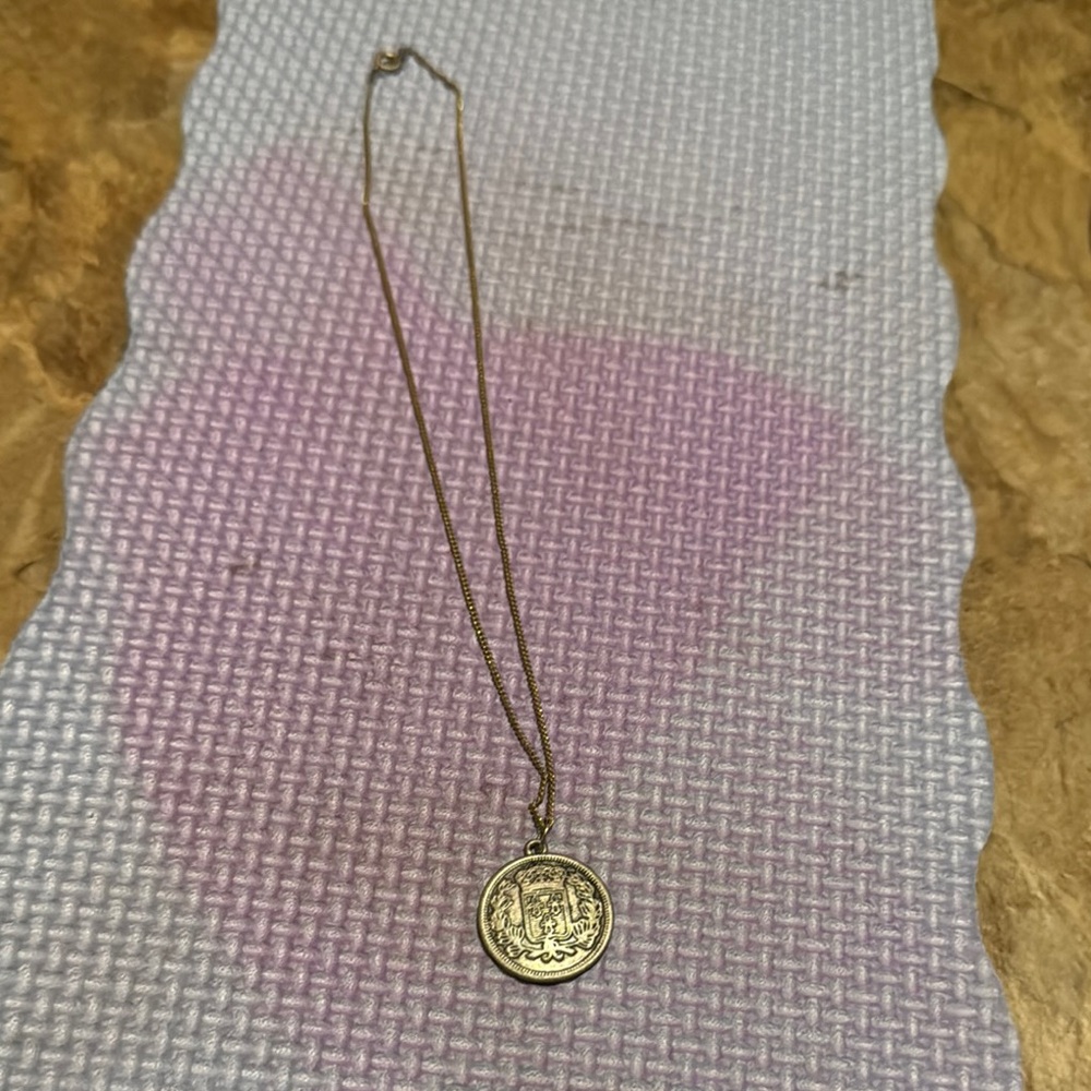 Elegant Silver Pendant Necklace